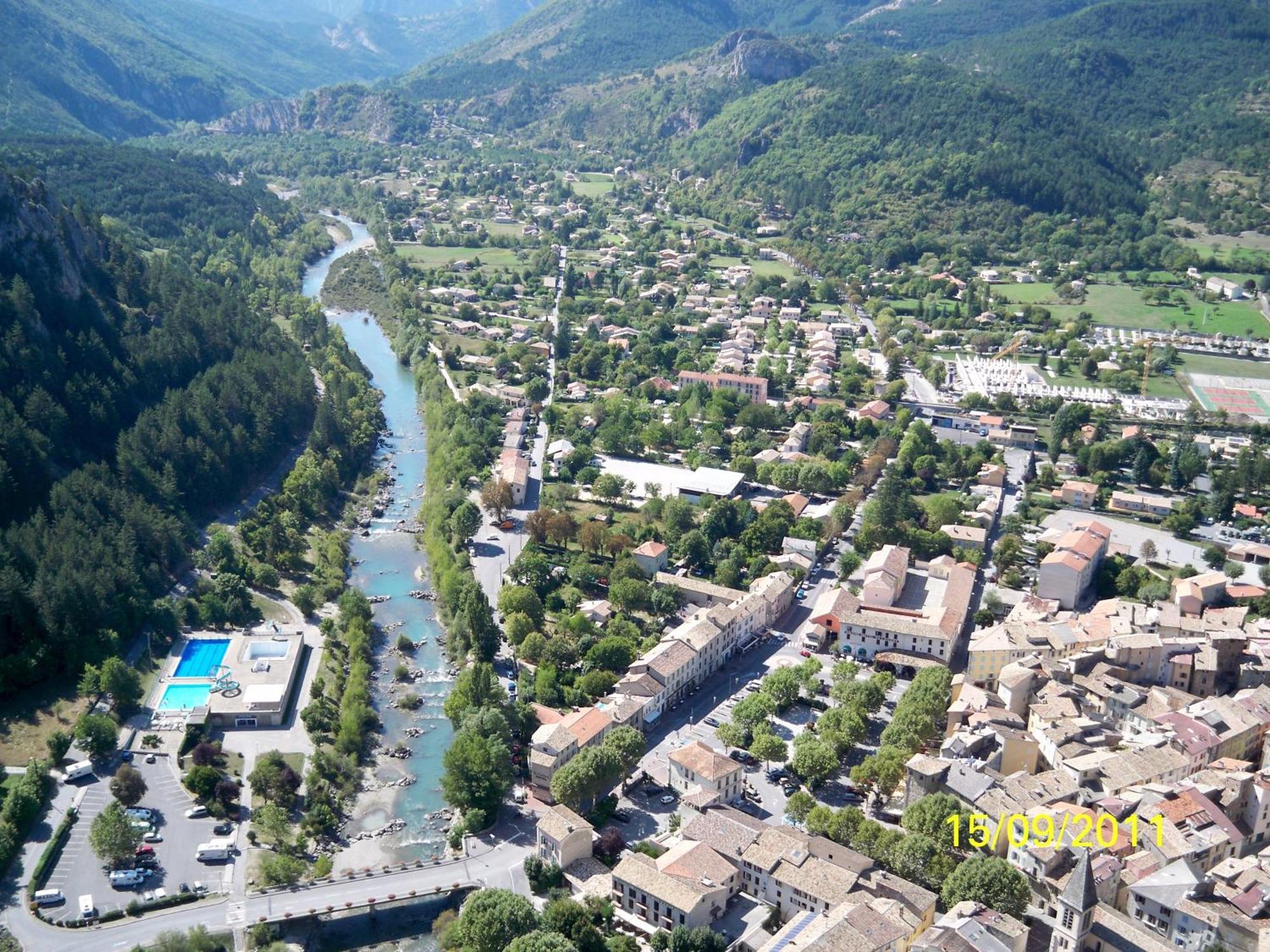 L'Oustaou Castellane Hostel ภายนอก รูปภาพ