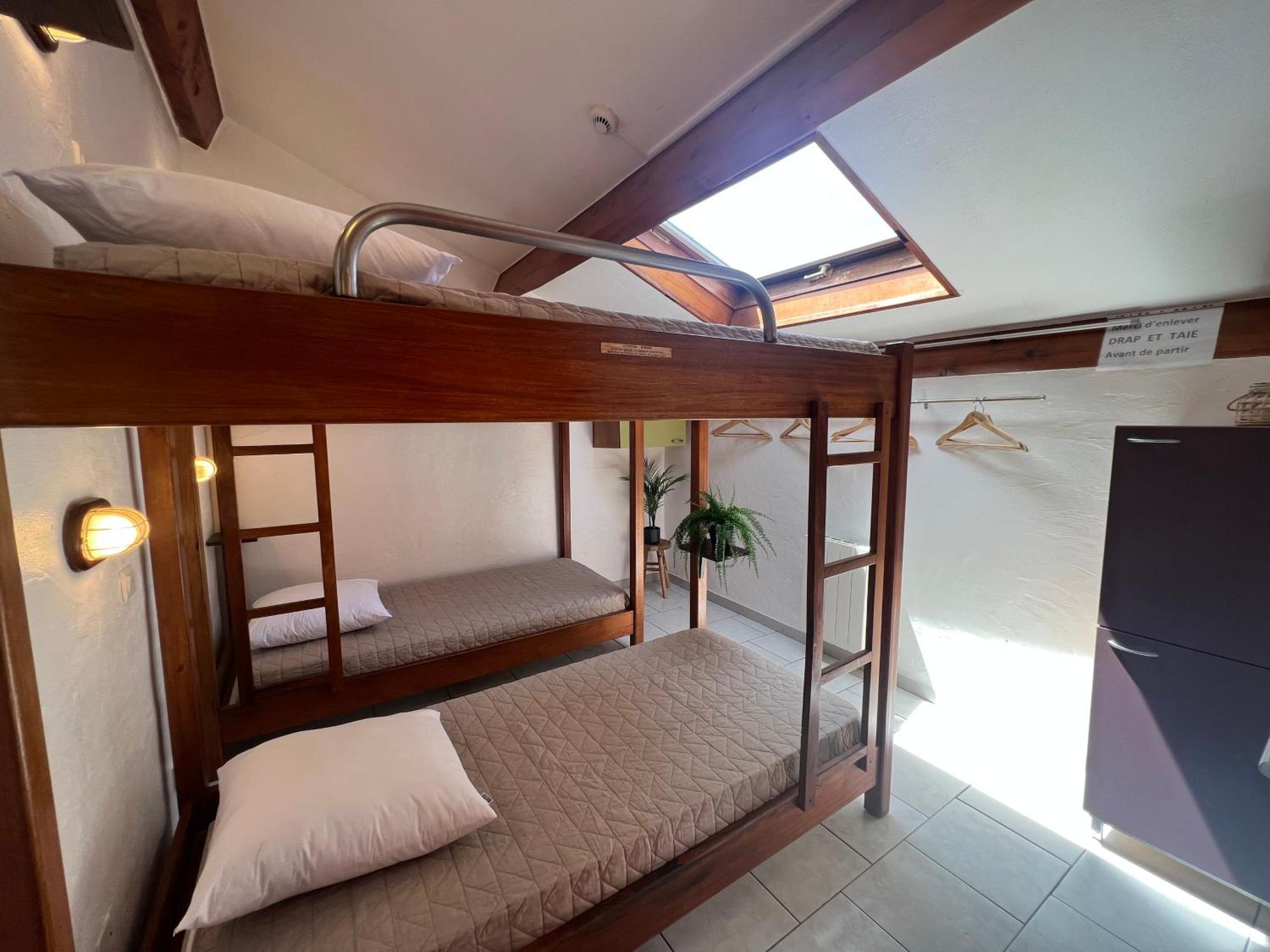 L'Oustaou Castellane Hostel ภายนอก รูปภาพ