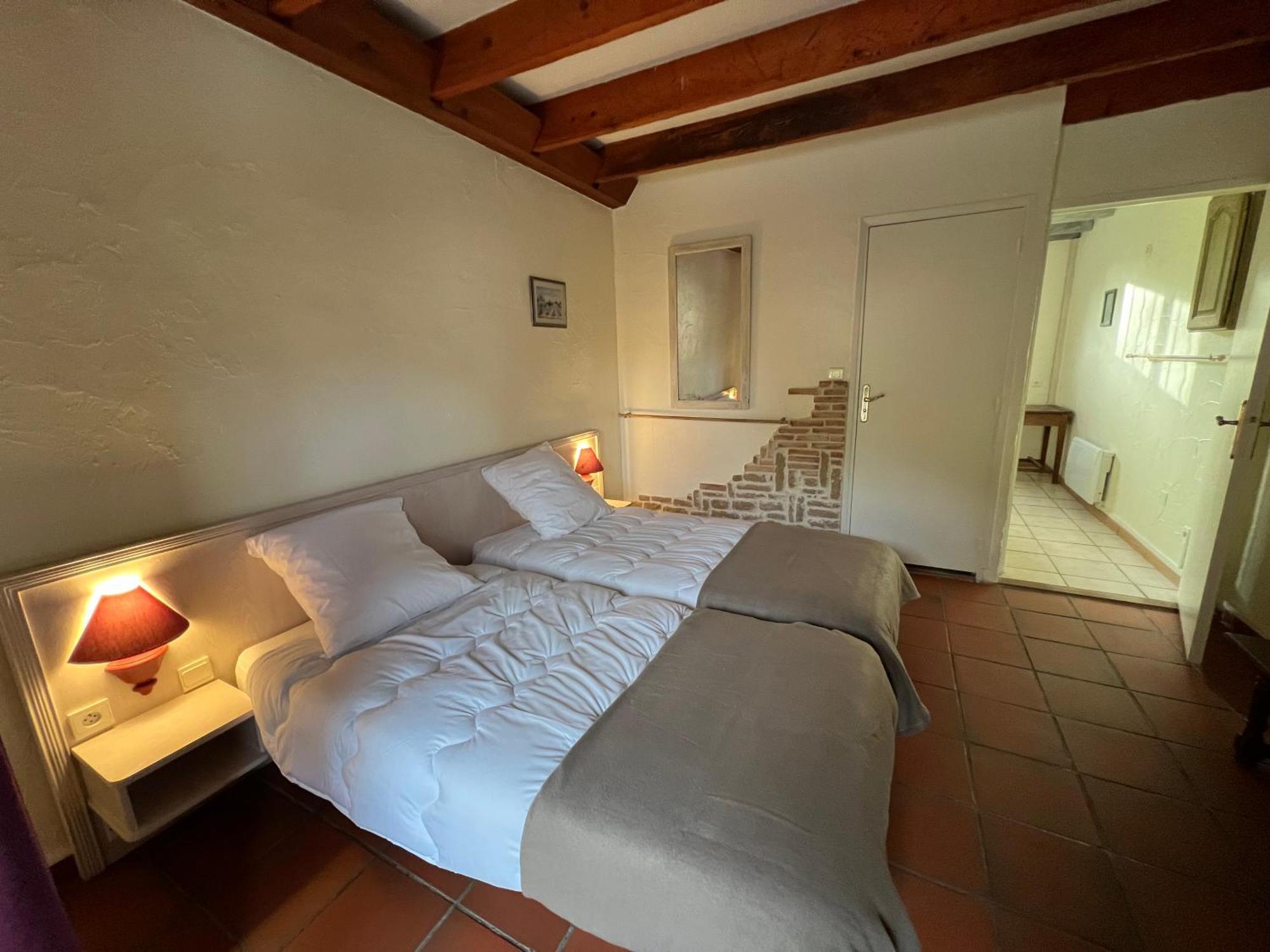L'Oustaou Castellane Hostel ภายนอก รูปภาพ