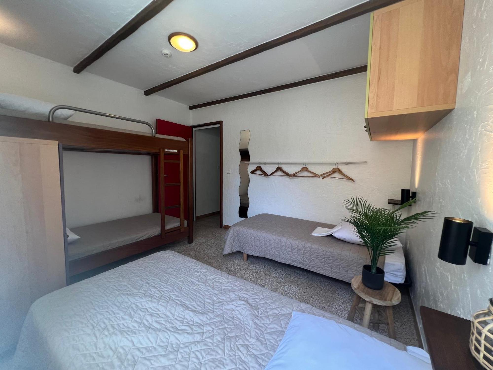 L'Oustaou Castellane Hostel ภายนอก รูปภาพ