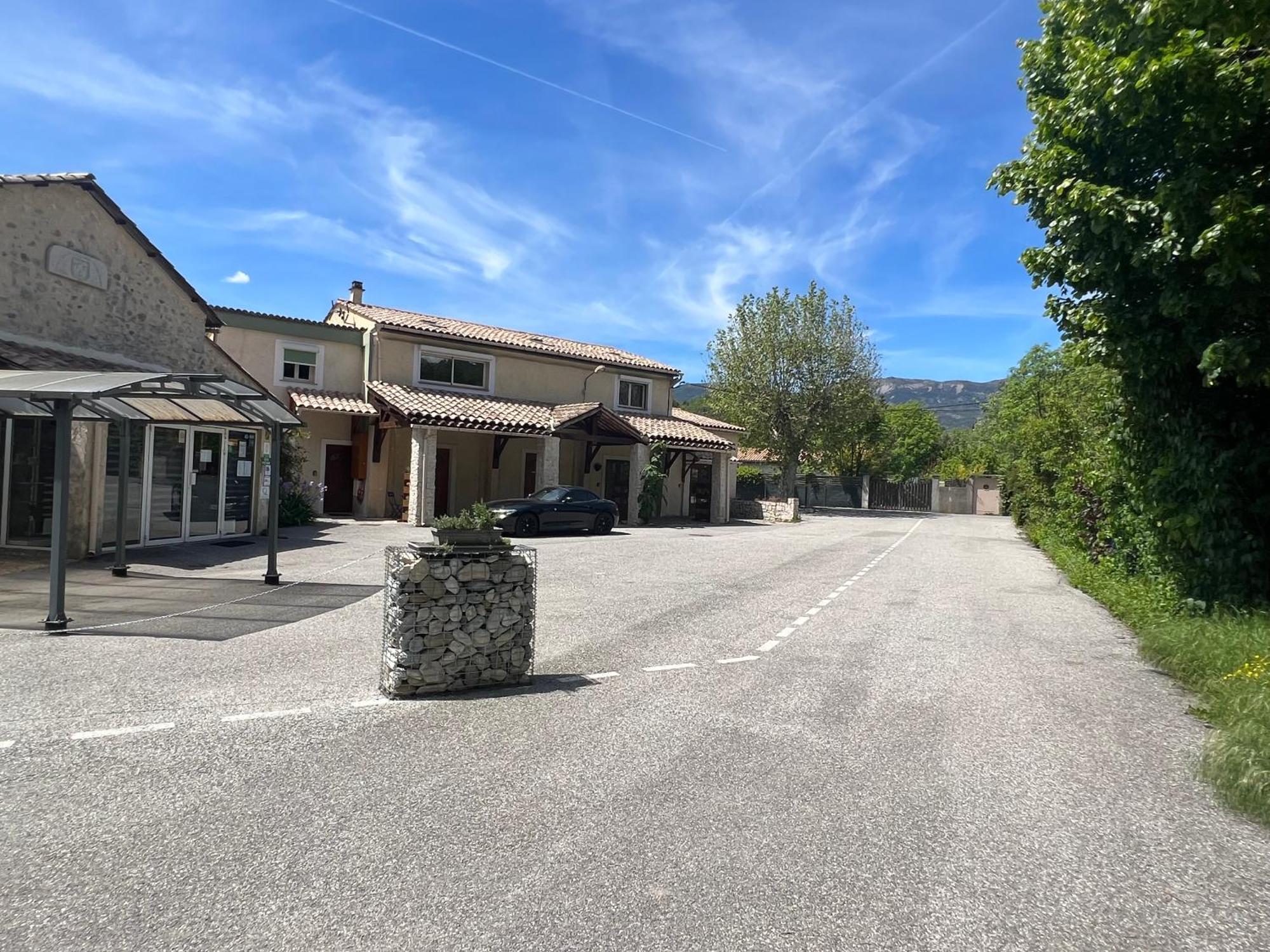 L'Oustaou Castellane Hostel ภายนอก รูปภาพ