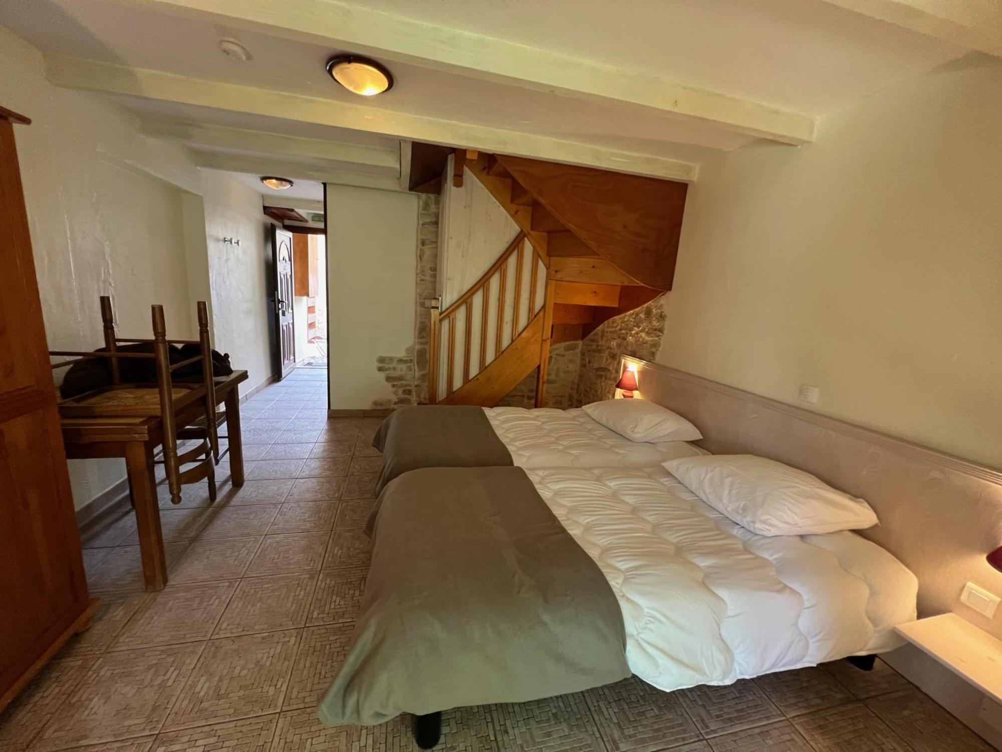 L'Oustaou Castellane Hostel ภายนอก รูปภาพ