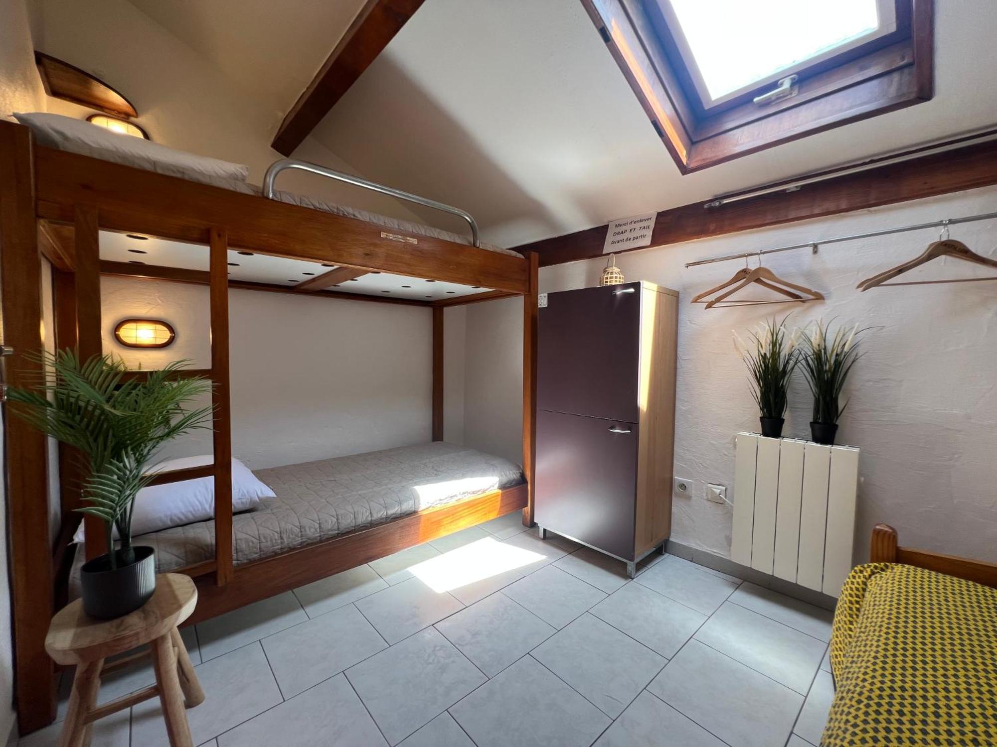 L'Oustaou Castellane Hostel ภายนอก รูปภาพ