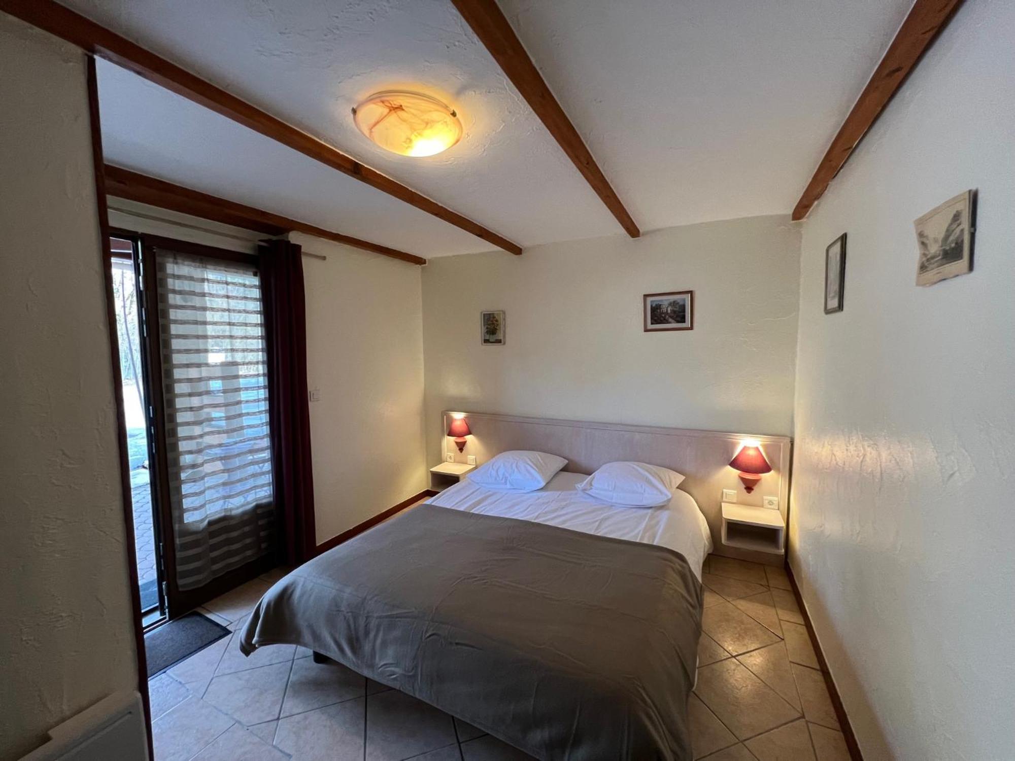 L'Oustaou Castellane Hostel ภายนอก รูปภาพ