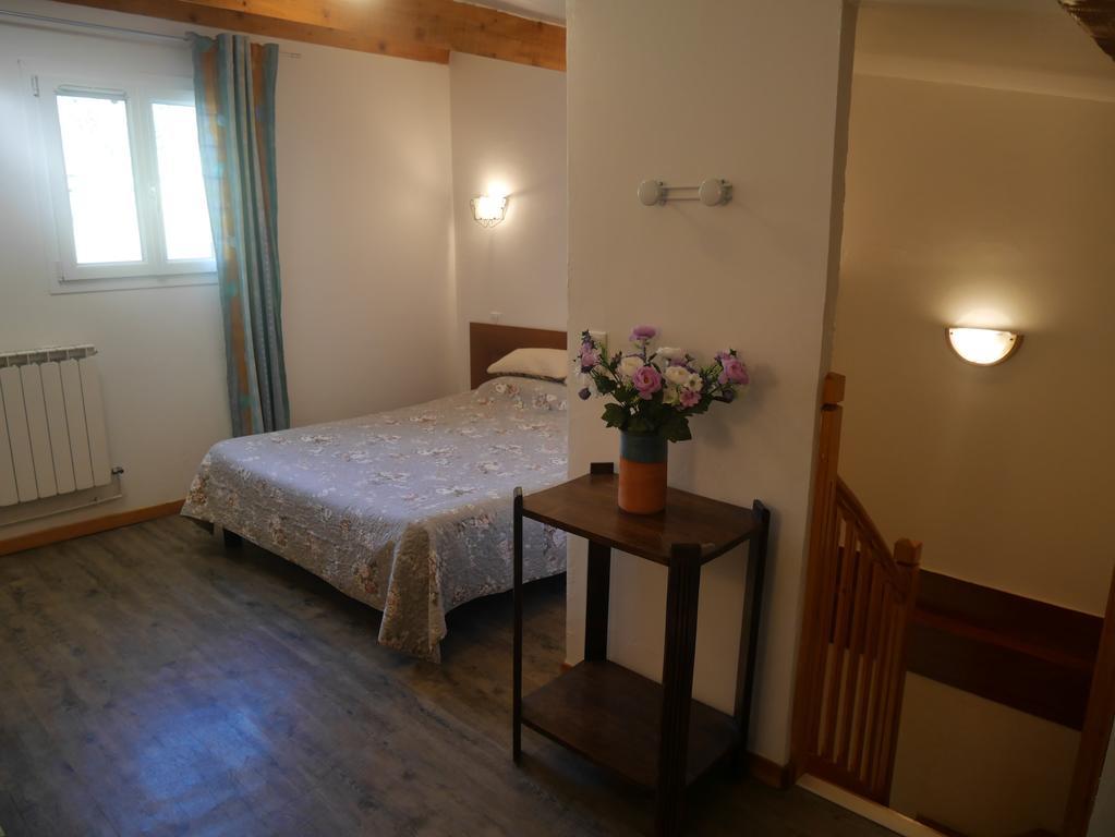L'Oustaou Castellane Hostel ภายนอก รูปภาพ