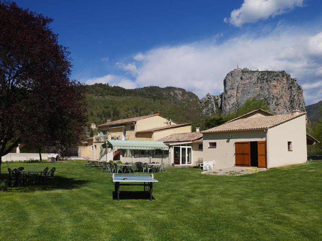 L'Oustaou Castellane Hostel ภายนอก รูปภาพ