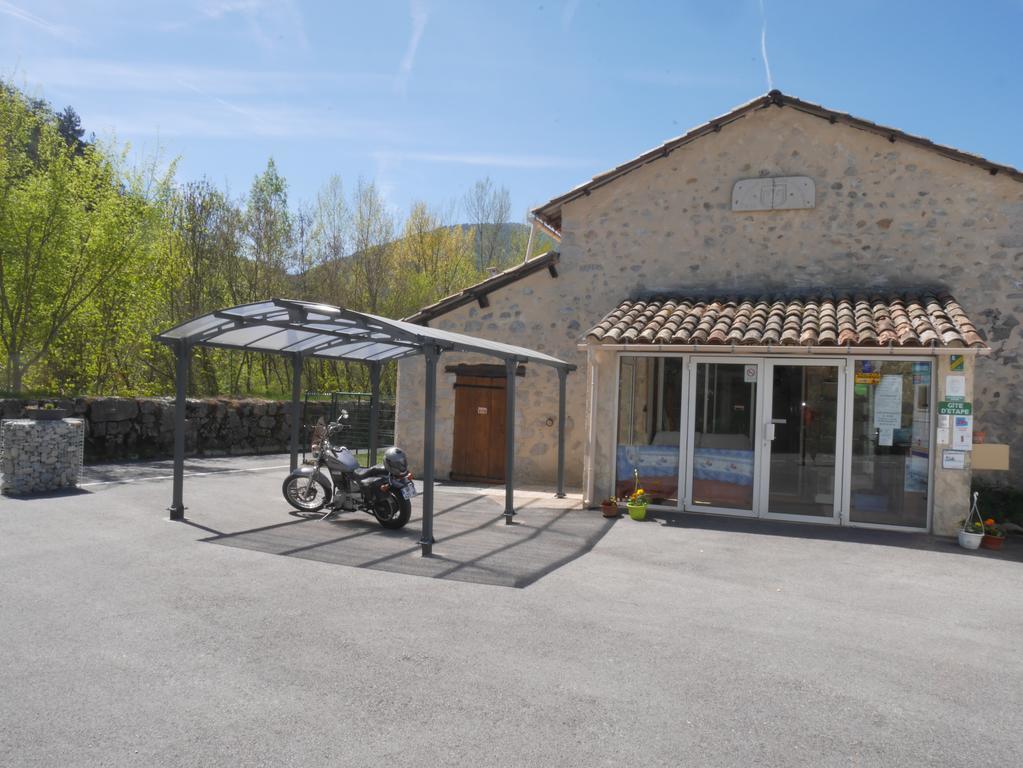 L'Oustaou Castellane Hostel ภายนอก รูปภาพ